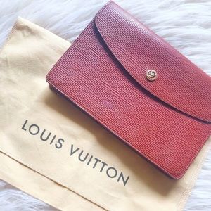 🎁 Authentic LV Epi Clutch In Cognac